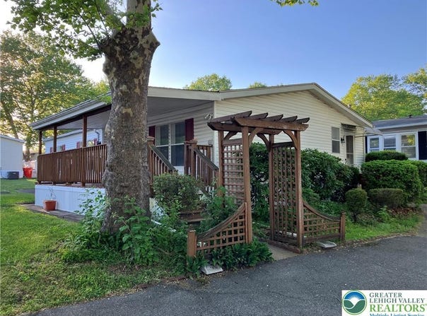 6 Springridge Road, Bath Boro, PA 18014
