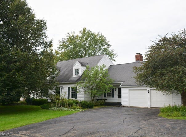 71 Maple Hill Drive, Chagrin Falls, OH 44022