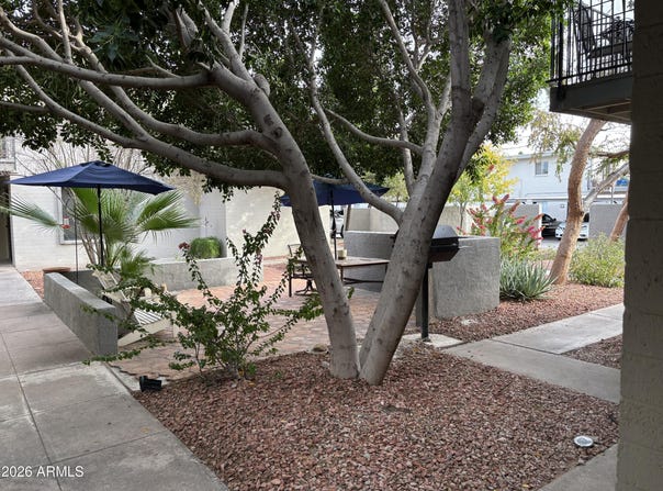 4111 E CAMELBACK Road, Phoenix, AZ 85018