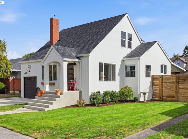 954 PARK St, Woodland, WA 98674