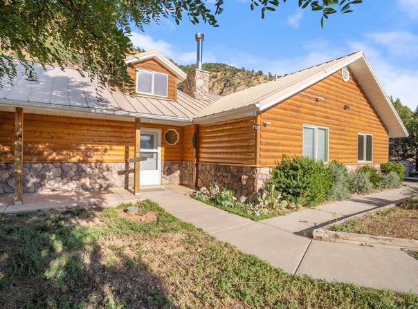 4035 E Harmony Ridge Ct, New Harmony, UT 84757