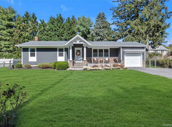 1 Gilmer Lane, Kings Park, NY 11754