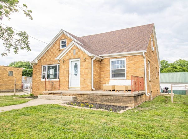 709 Webb St, Boyden, IA 51234