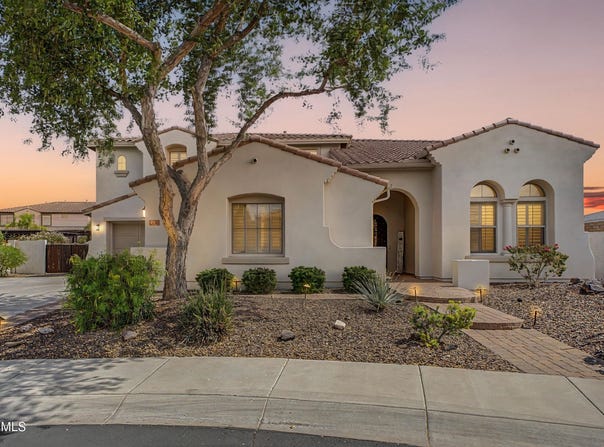 13091 W CHUCKS Avenue, Peoria, AZ 85383