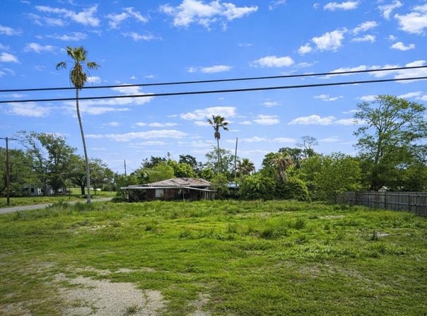 2514 8th Street, Orange, TX 77630