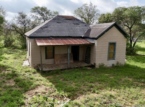 1917 Palo Alto, Von Ormy, TX 78073