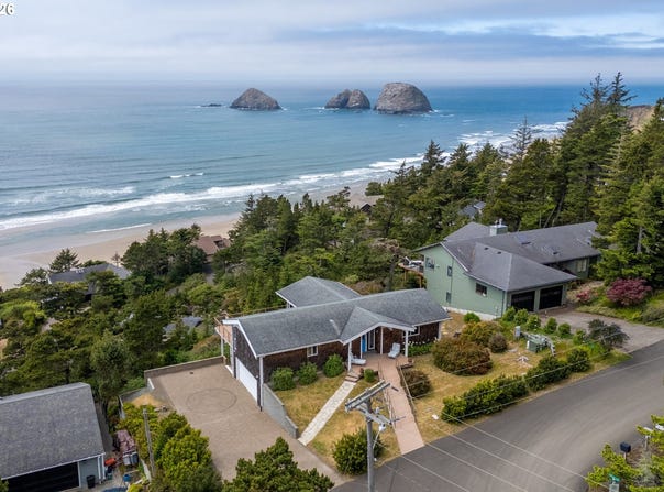 620 Ridgewood Rd, Oceanside, OR 97134