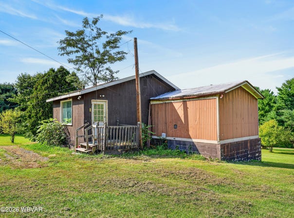 24 GREEN Lane, Lock Haven, PA 17745