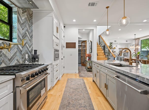 7810 Hardy Dr, Austin, TX 78757