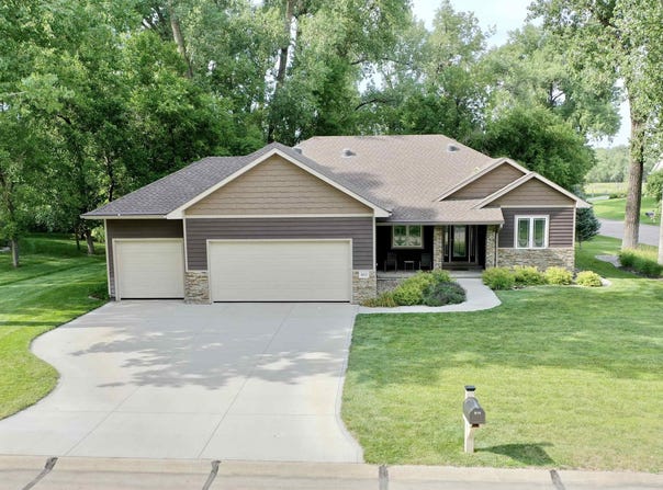 875 E Sawgrass Trail, Dakota Dunes, SD 57049