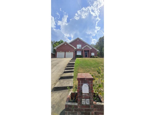 24 Norfork Drive, Maumelle, AR 72113