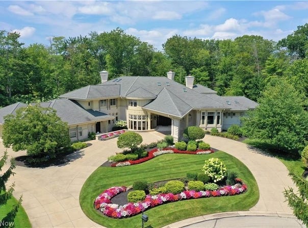 735 Hardwick Drive, Aurora, OH 44202