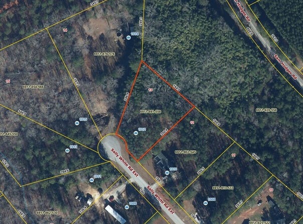 1012 Sally White Rd Ext, Hodges, SC 29653