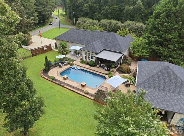 359 Huffstetler Lake Road, Dallas, NC 28034