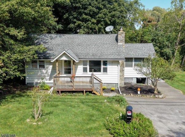 103 Breakneck Rd, Vernon Twp., NJ 07422-1912