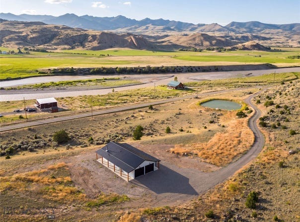 220 E River Road, Emigrant, MT 59027