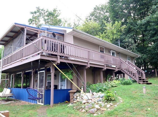 5656 Paradise Drive, Reading, MI 49274