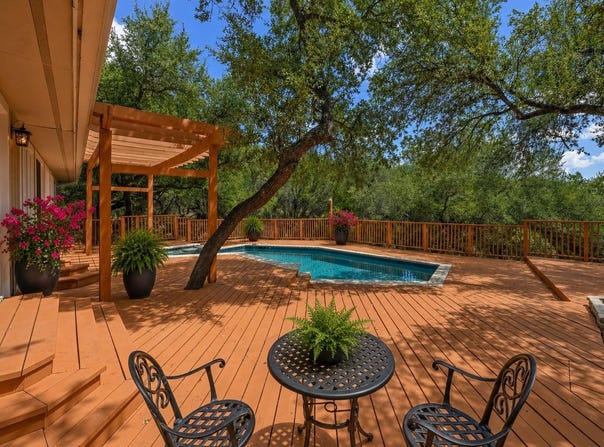 224 Hurst Creek Rd, Lakeway, TX 78734