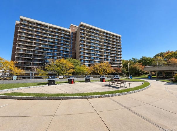 150-38 Union Tpke, Flushing, NY 11367