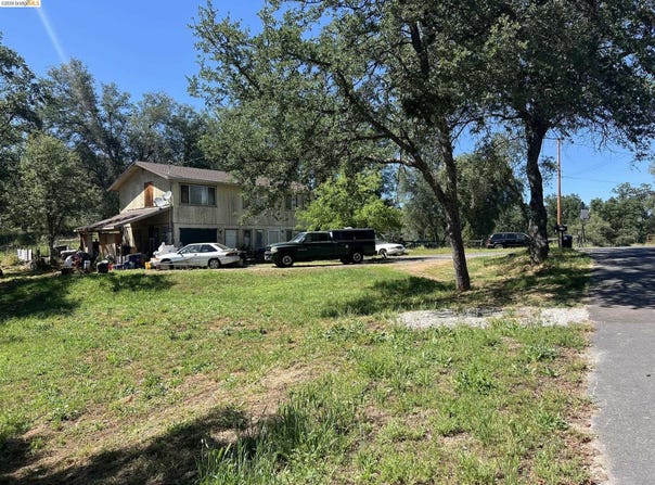 18222 Hammer Ln, Tuolumne, CA 95379