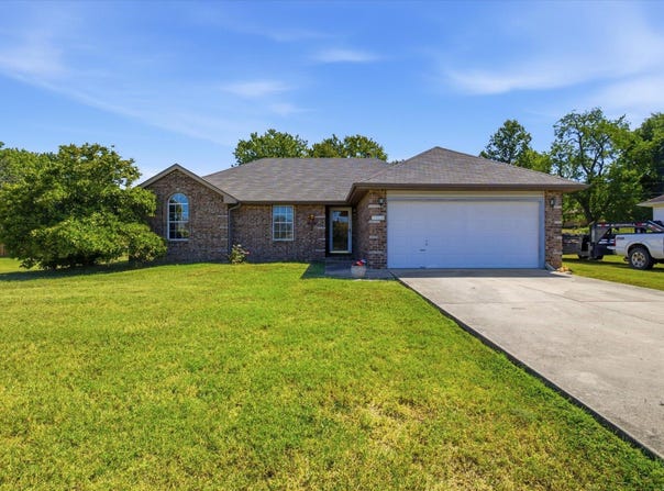 706 State Highway Ab, Willard, MO 65781
