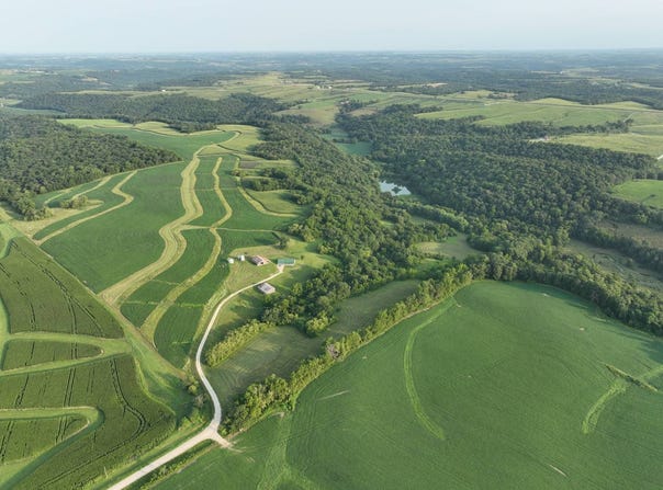 1582 Arbor Rd, Waukon, IA 52172