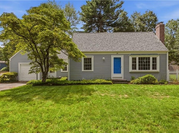 26 Roberta Drive, Barrington, RI 02806