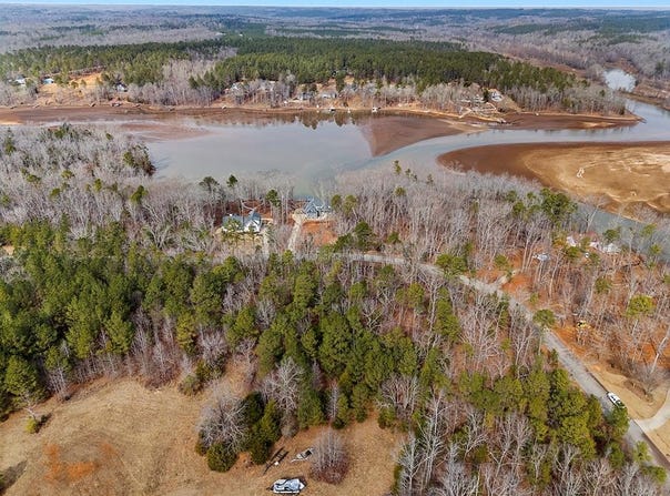 410 Terrapin Pointe Road, Hodges, SC 29653
