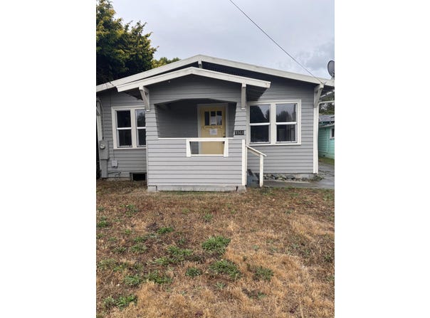 3561 F Street, Eureka, CA 95501
