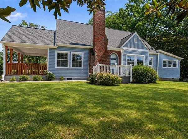 933 E King Street, King, NC 27021