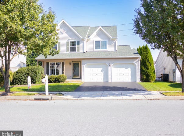 338 CAMBRIDGE Lane, LITITZ, PA 17543