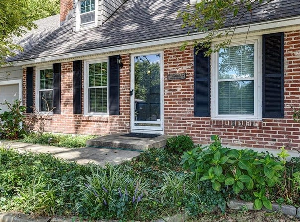 7601 Chadwick Street, Prairie Village, KS 66208