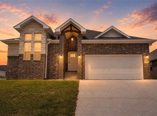 1170 Garrett Lane, Centerton, AR 72719