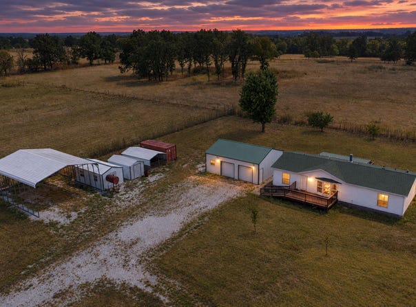 575 Lawrence 2075, La Russell, MO 64848