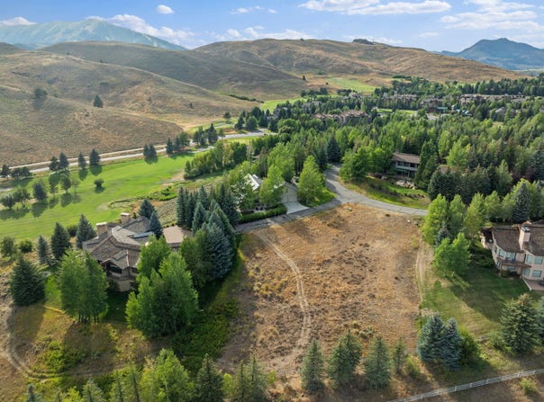 114 HIGHLANDS Dr, Sun Valley, ID 83353