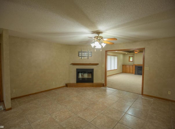 122 Parkside Drive, Algona, IA 50511