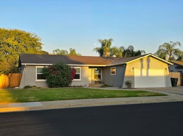 1111 Stanford Avenue, Clovis, CA 93611