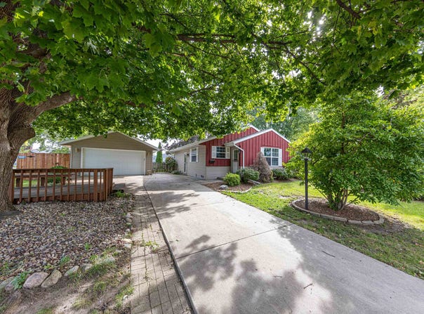 2131 S Pine Street, Janesville, WI 53546