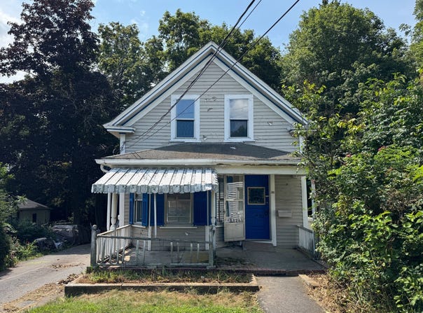 30 First St, Taunton, MA 02780