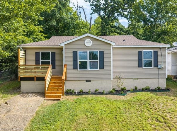 1705 Alma BLVD, Van Buren, AR 72921