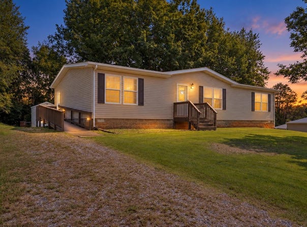 106 Crest Ct, Blue Ridge, VA 24064