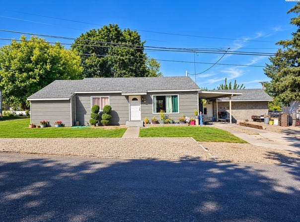 120 Olive Ave, Sunnyside, WA 98944