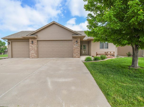 4500 E Kearney Pl, Sioux Falls, SD 57110