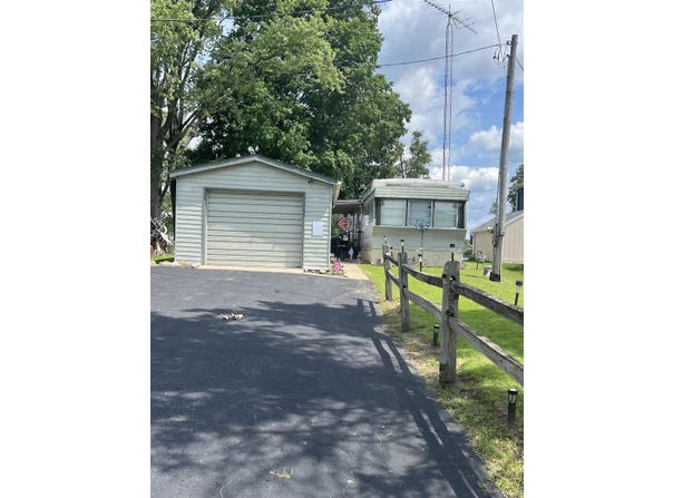 6561 N 300 E, Monon, IN 47959