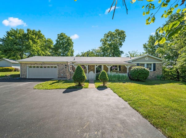 800 White Oak Drive, Springfield, OH 45504
