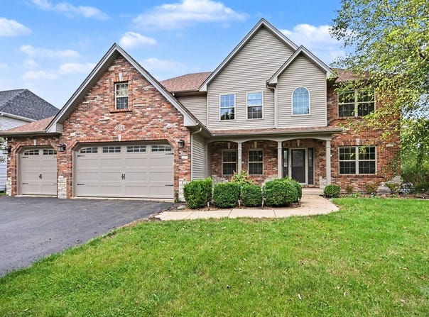 204 Holly Lane, Oswego, IL 60543