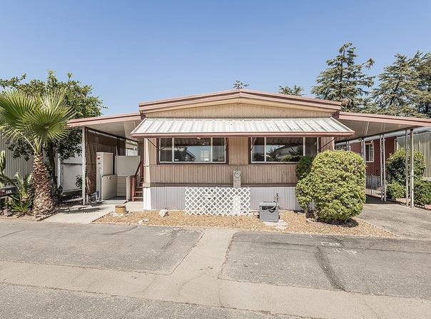 1724 Minnewawa Avenue, Clovis, CA 93612