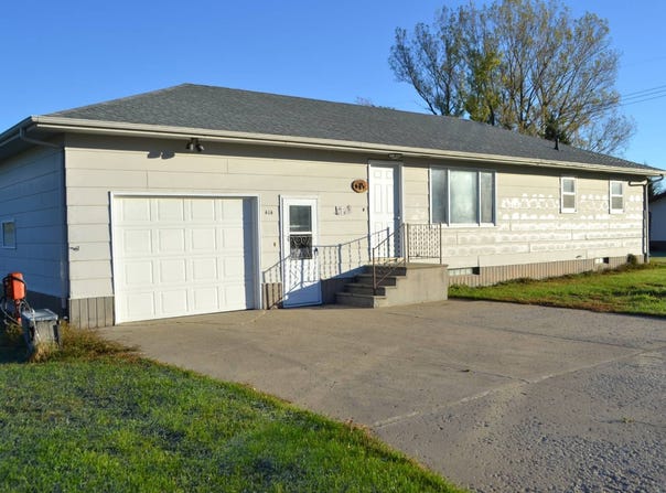 414 3rd Street SW, Steele, ND 58482