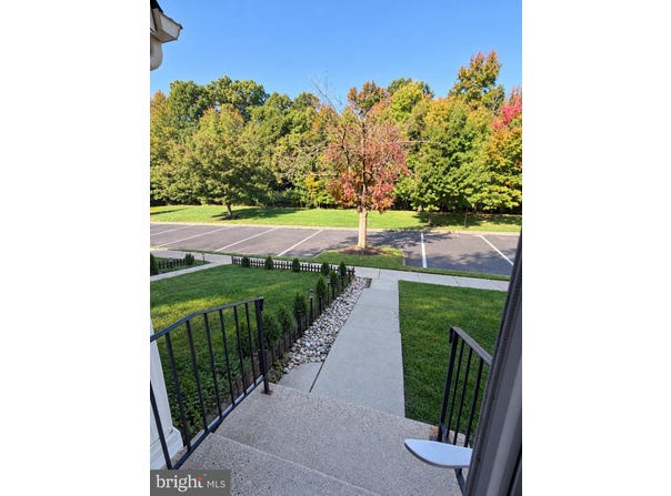 31 DUNMOOR CT S, HAMILTON, NJ 08690