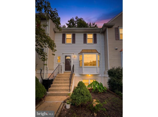 13743 FLOWING BROOK Court, CHANTILLY, VA 20151